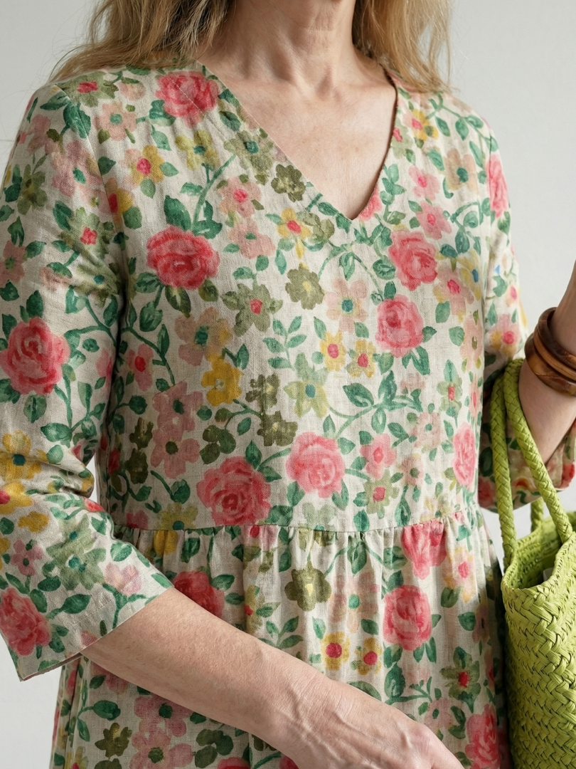 Isla | Scatter Flower Midi Dress