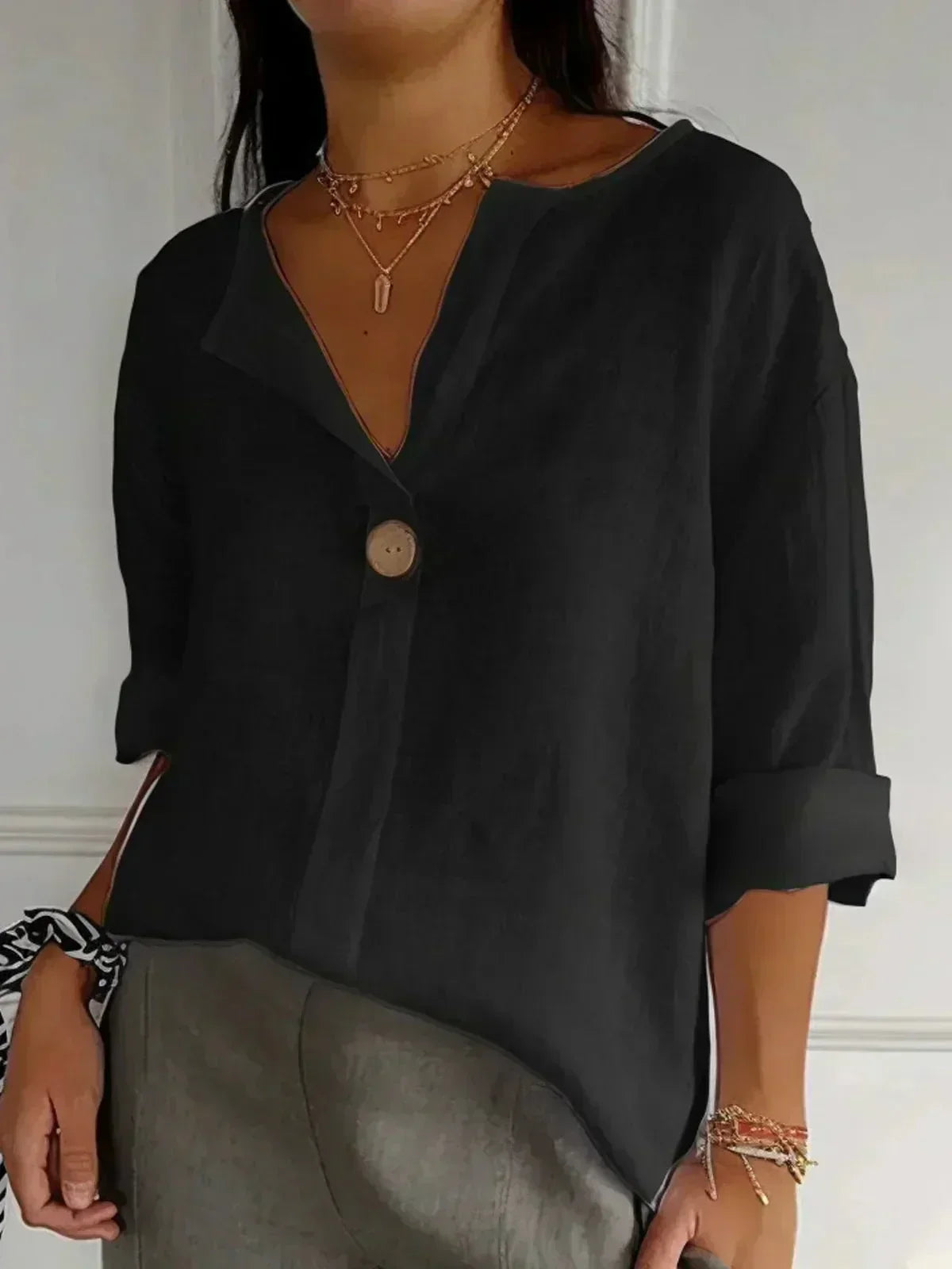 Lynette | Relaxed Linen V-Neck Top