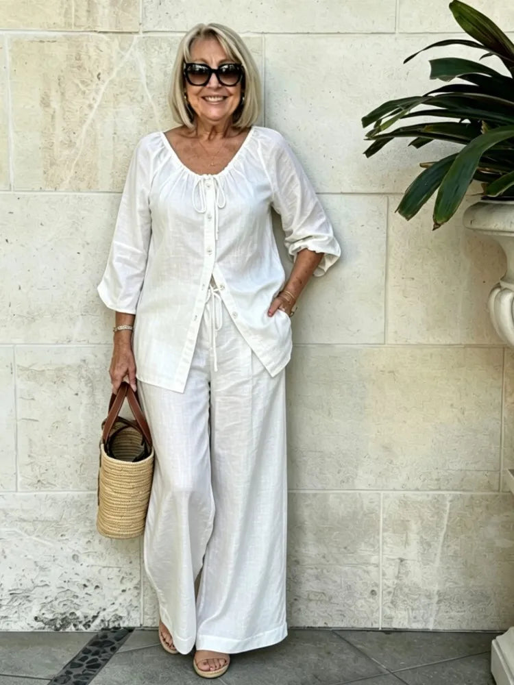Valeria set in white