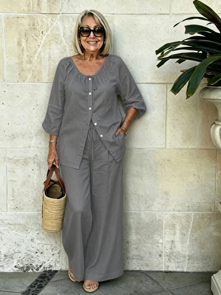 Valeria set in grey