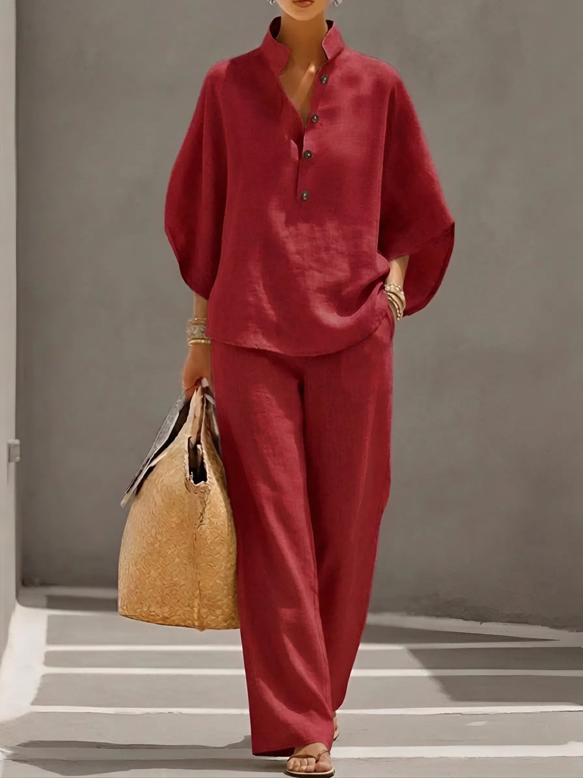 Ralia set in red